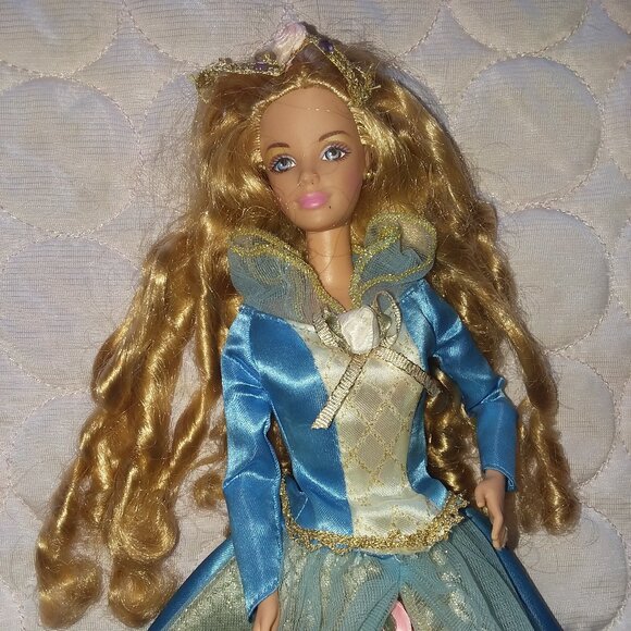 Pre-owned Limited Edition Sleeping Beauty Barbie 1997 - Picture 2 of 5